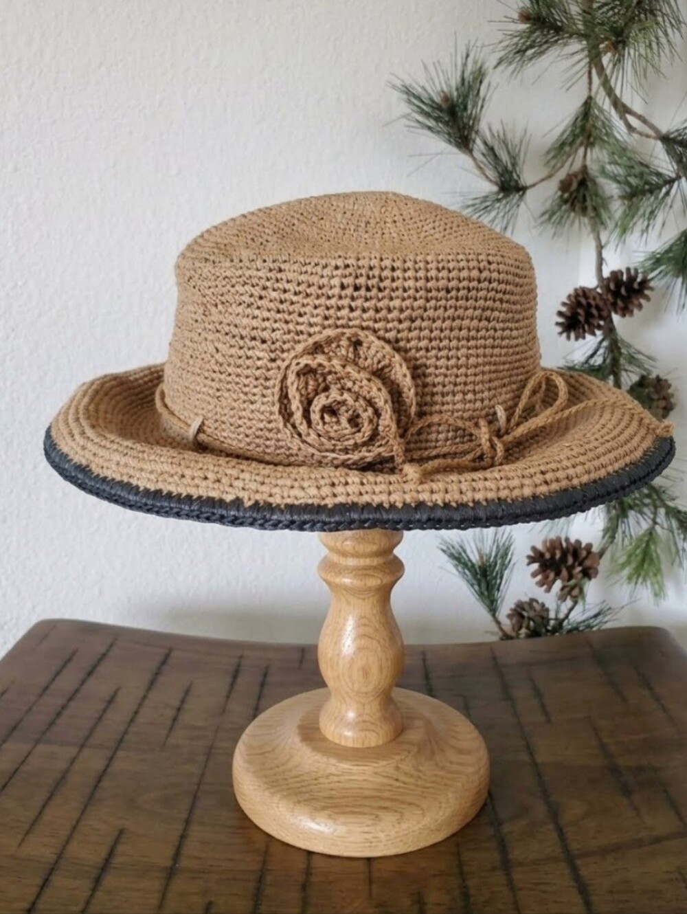 Jaden Rael Madagascar 100% Raffia Artisan Hand Crocheted Sun Hat Vacation Floral